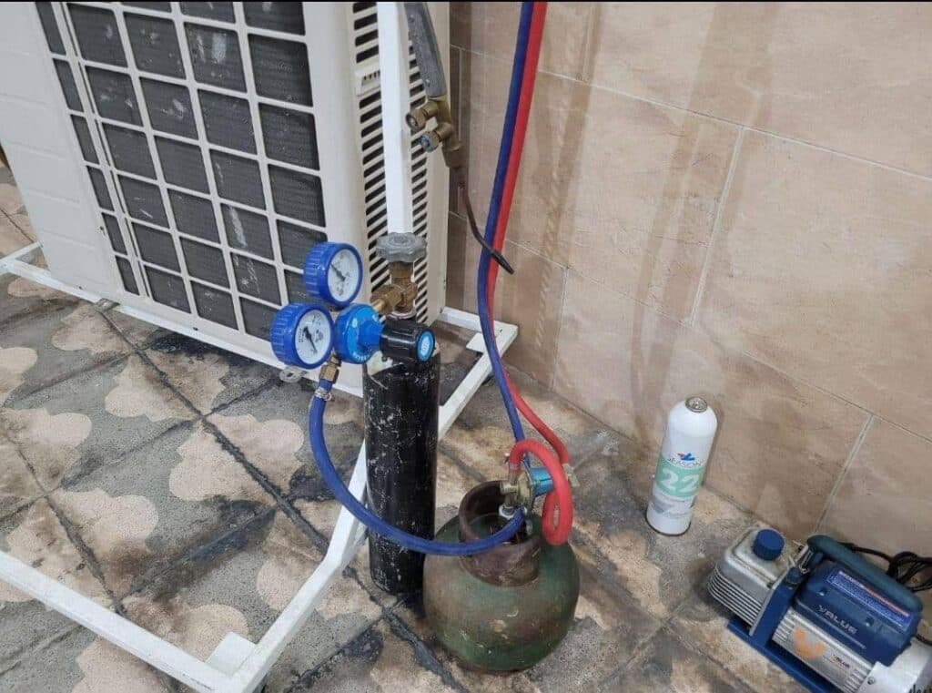 آموزش تئوری و عملی و سرویس کولر اسپلیت مزارعی در بوشهر