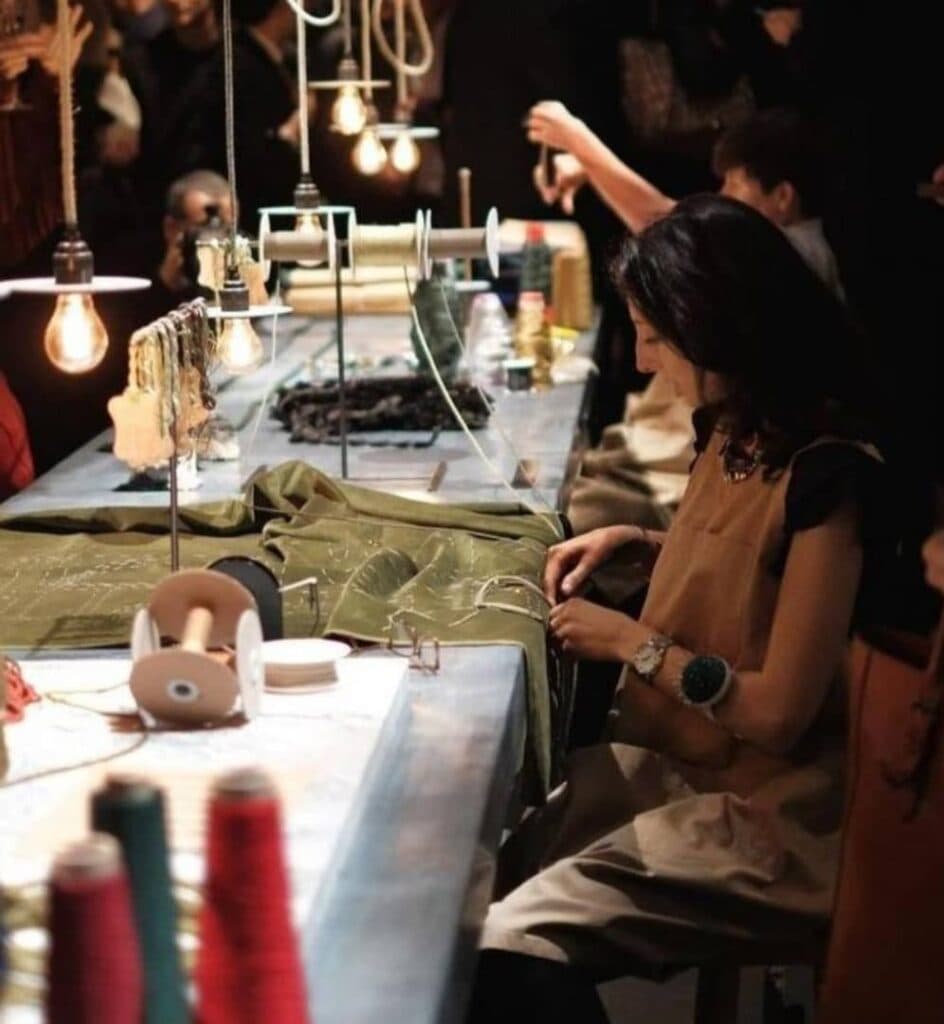 آموزش و خدمات تخصصی طراحی لباس و خیاطی نازیا در اهواز