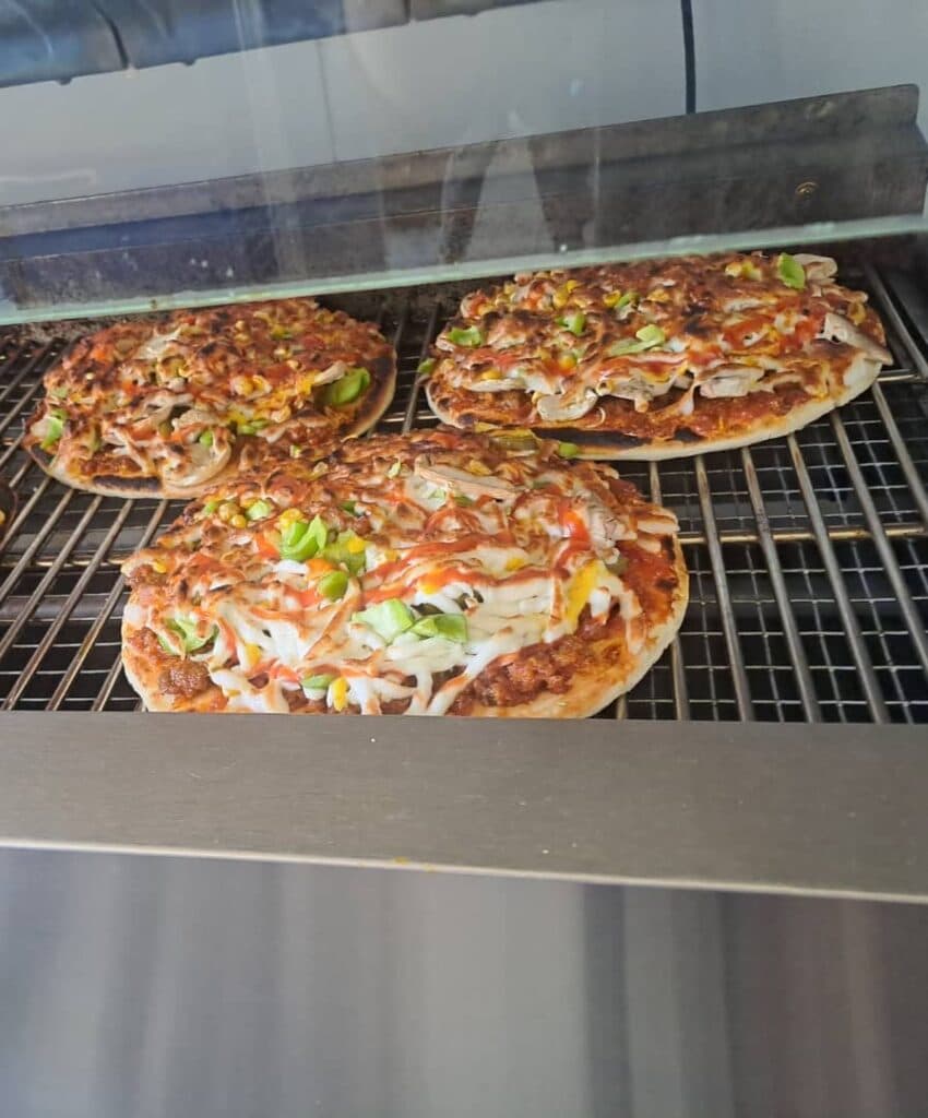 تهیه غذای فدک در میانه