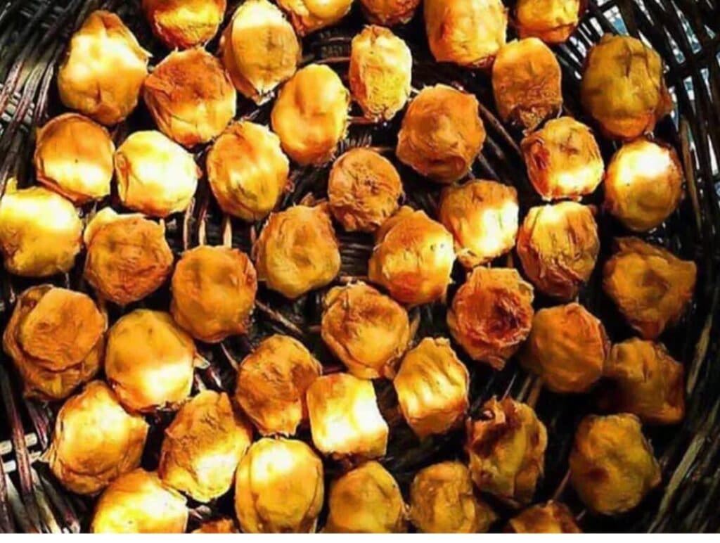 فروشگاه خشکبار بامهای طلایی در نیشابور