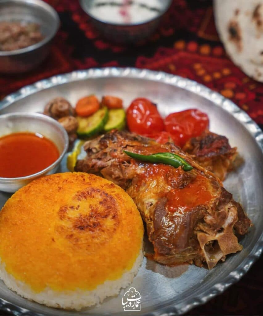 رستوران سنتی عمارت دیبا در همدان