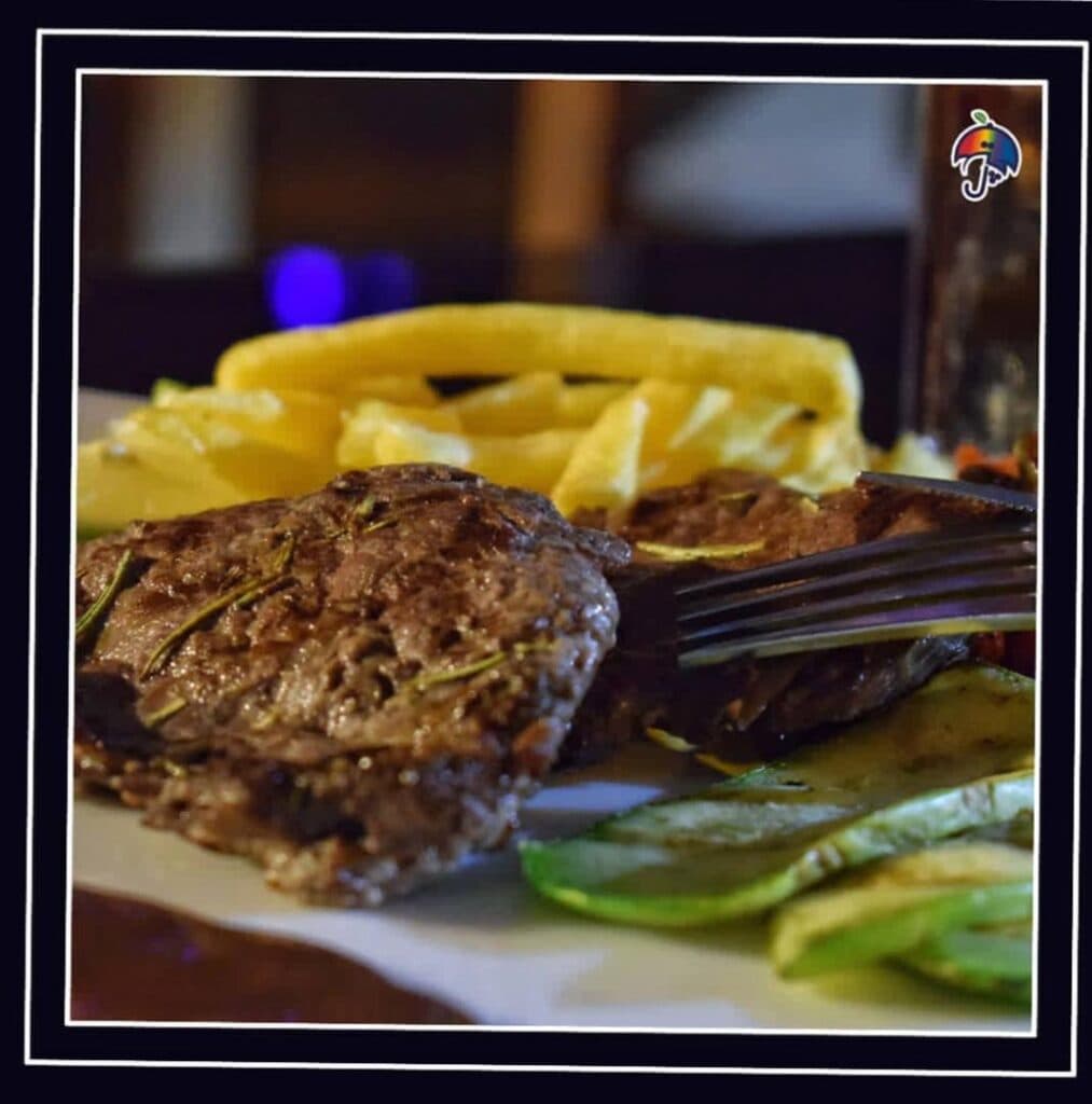 کافه رستوران چتر در یزد