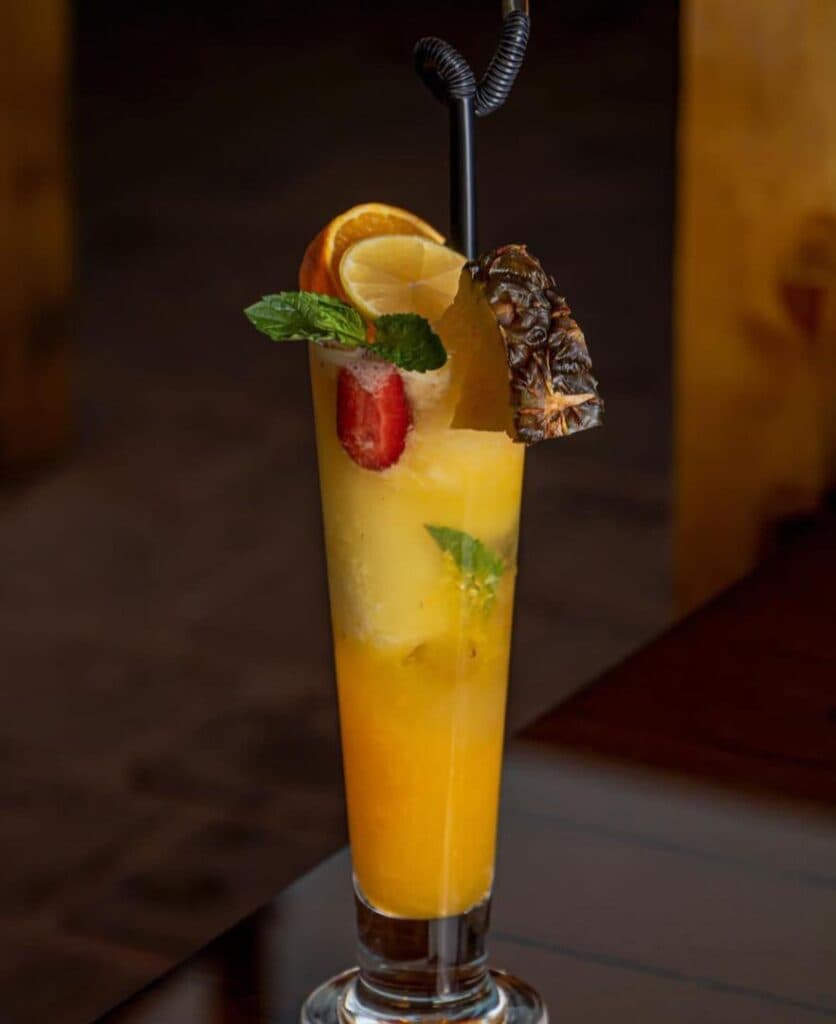 کافه رستوران چتر در یزد