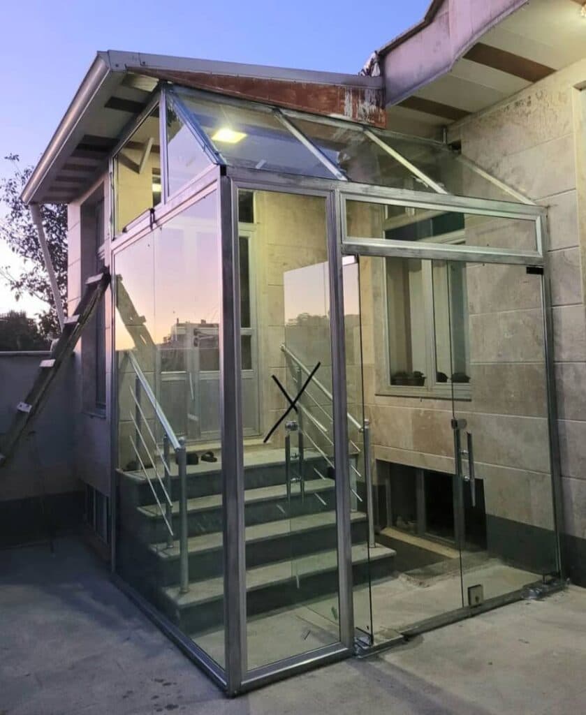 فروش اجرا و نصب شیشه سکوریت بالکن شیشه ای دوش کابین فراجام در تبریز