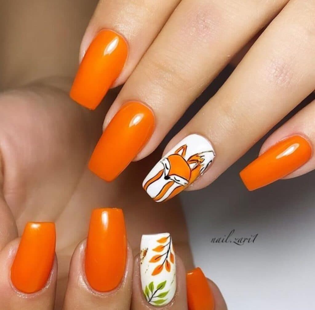 آموزشگاه و سالن تخصصی ناخن فشن دی Fashion day در چالوس