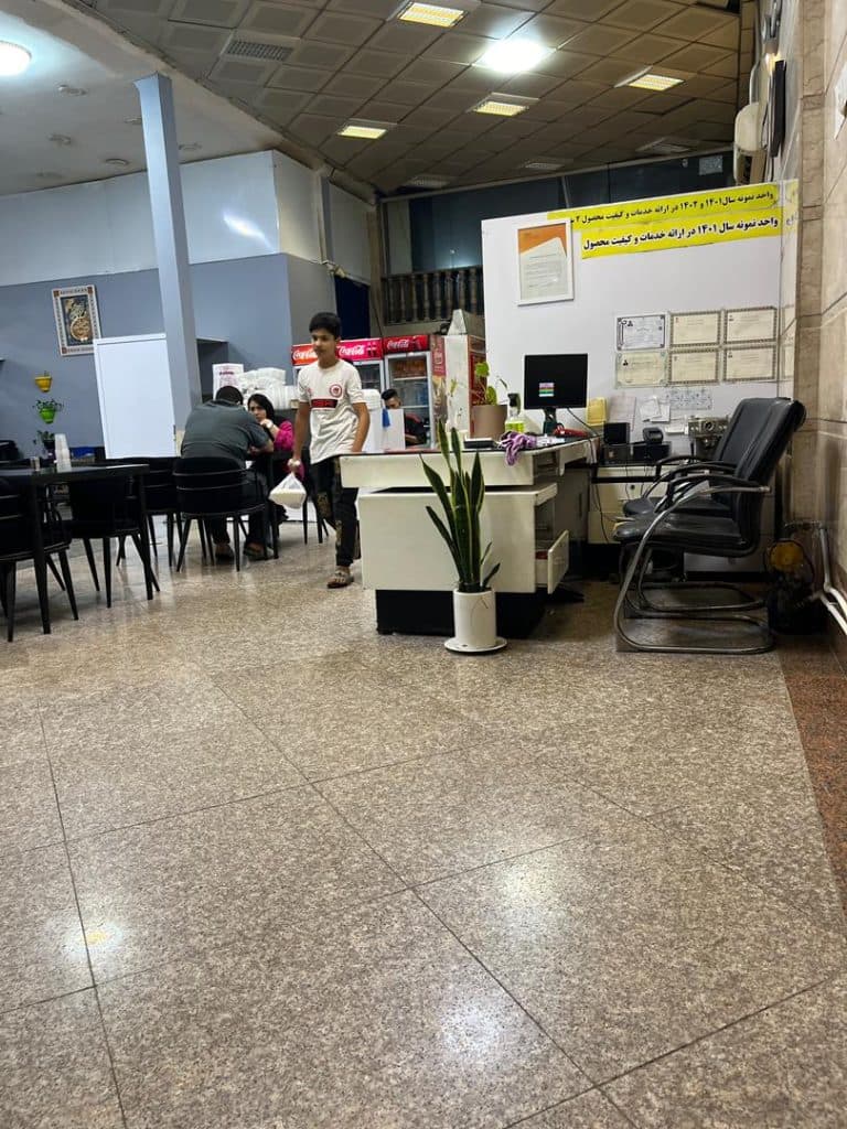 رستوران اکبر جوجه برادران کلبادی در چهاردانگه تهران