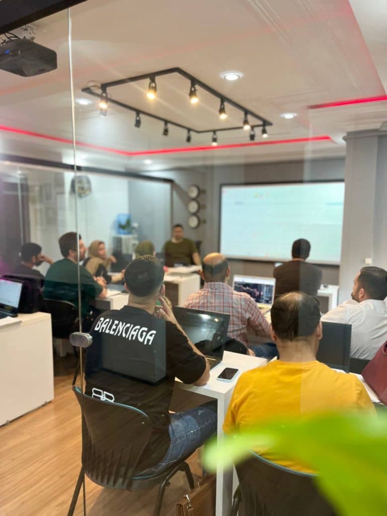 آموزش تخصصی فارکس و ارز دیجیتال به همراه لایو ترید آکادمی آسابورس اهواز