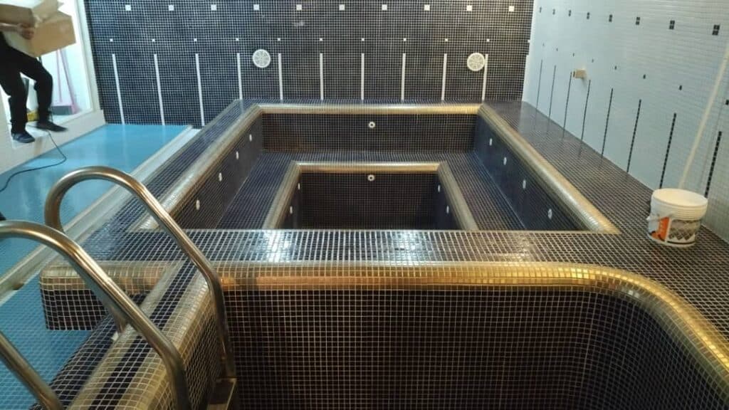 طراحی و ساخت استخر جکوزی و مجموعه ورزشی شرکت تهران سونا در مشهد