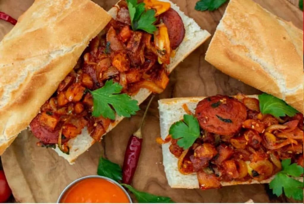 سفره خانه سنتی کافه کلبه در کرمانشاه