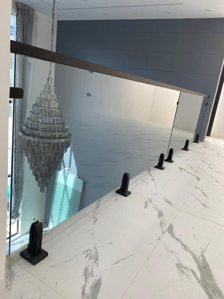 تولید و اجرا درب و پنجره و شیشه دوجداره گروه صنعتی آرمان گستر در کرج