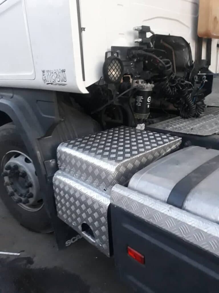 استیل کاری کامیون موسوی در مشهد