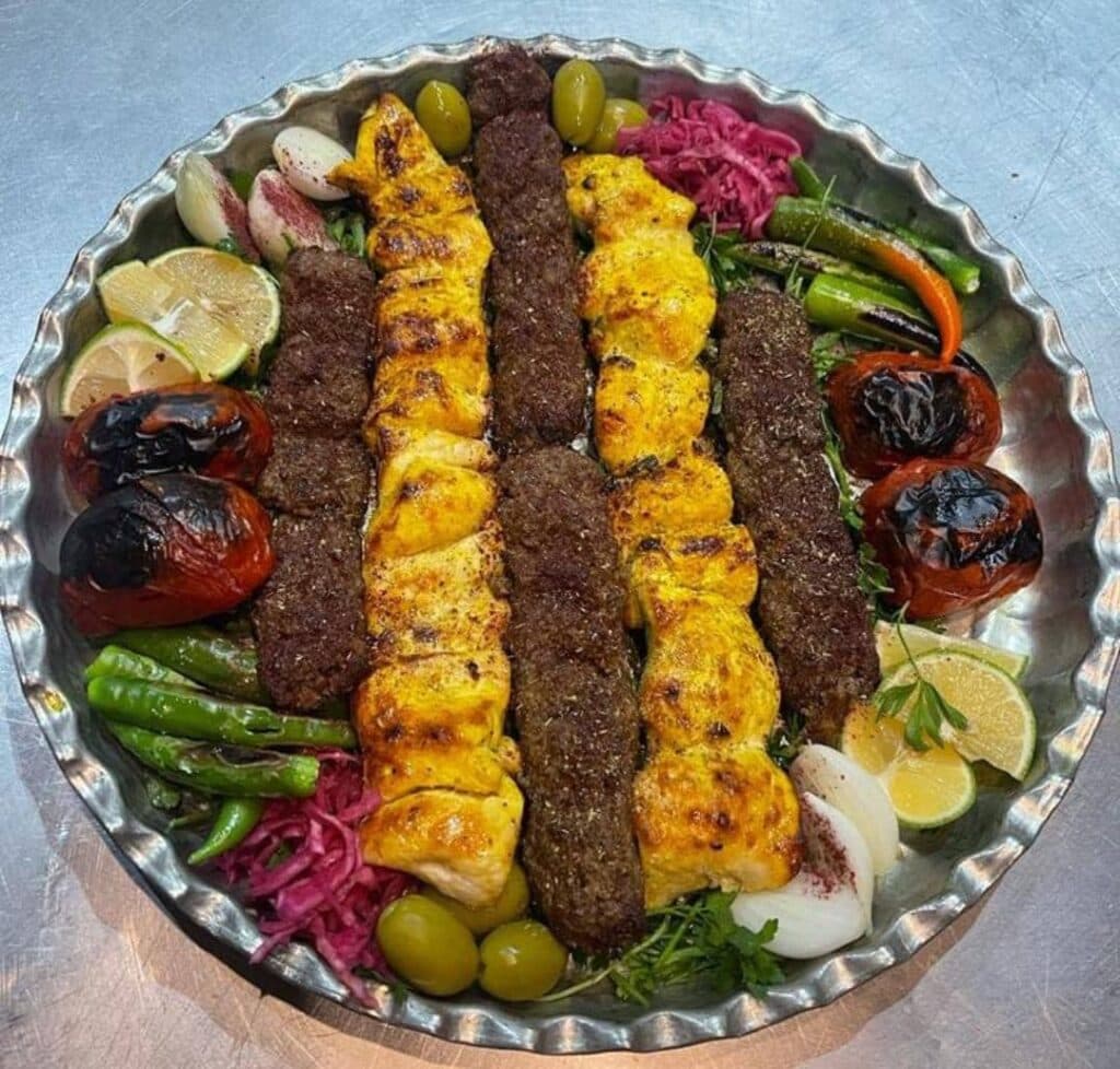 کافه و رستوران سنتی انارگل در شوش خوزستان