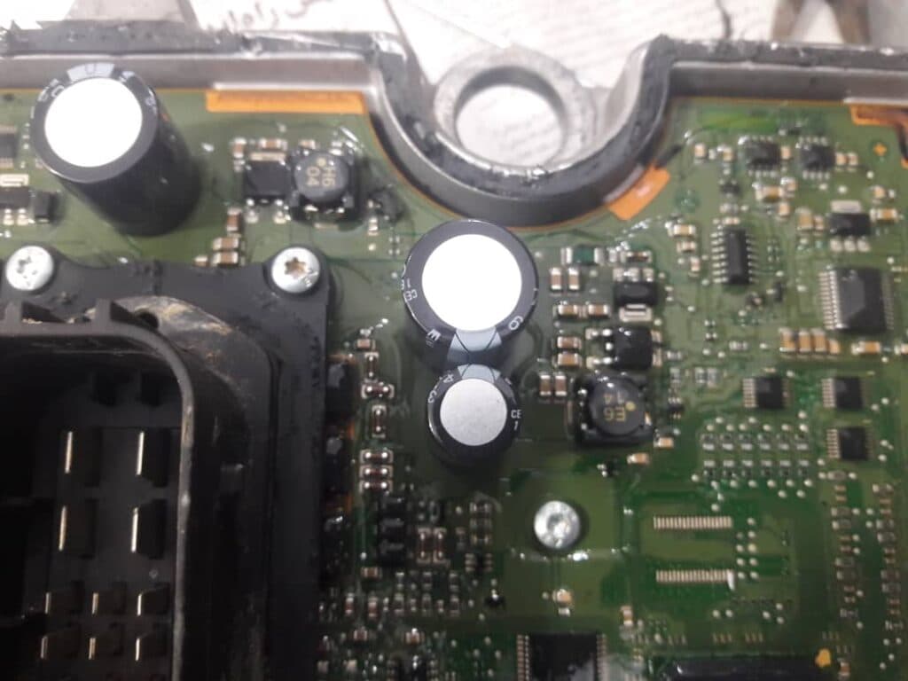 تعمیر برد و ECU ماشین های سنگین و راهسازی سلطانی در آمل