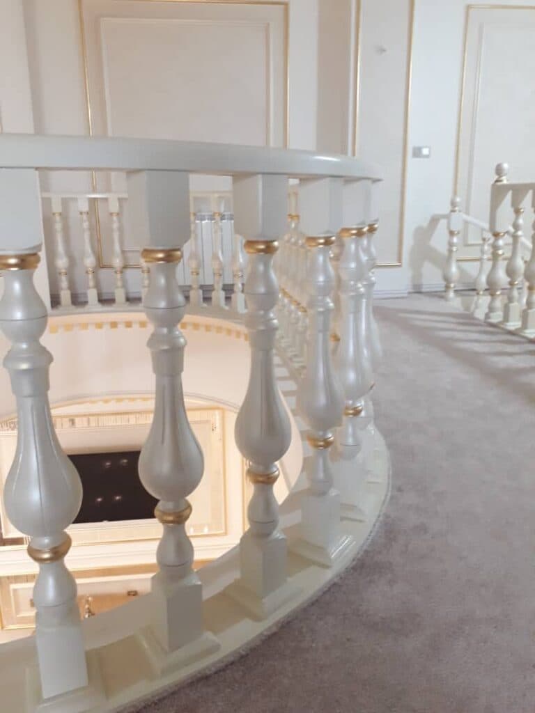 نقاشی اکرولیک کنتکس و پلاستیک ساختمان و کناف اکبری در بابلسر