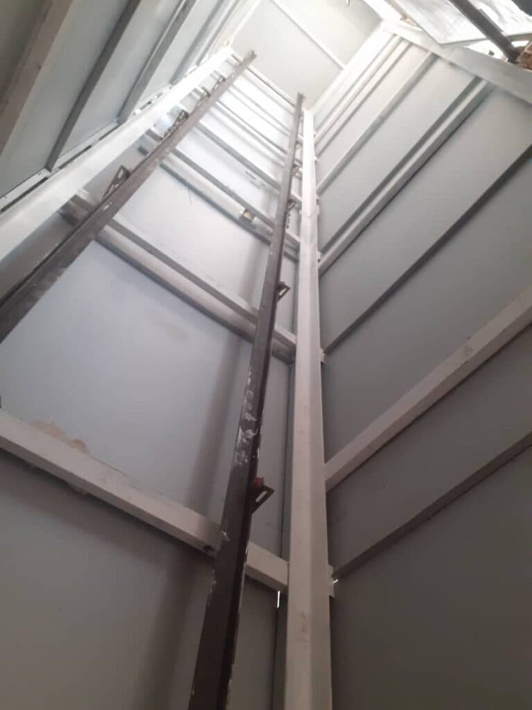 طراحی و ساخت بالابر هیدرولیکی آتیه سهند در تبریز