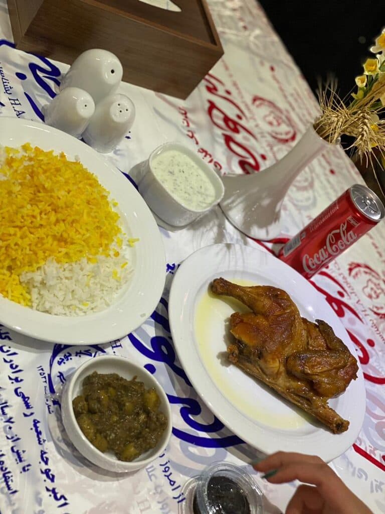 رستوران اکبرجوجه شعبه رسمی برادران کلبادی در قم