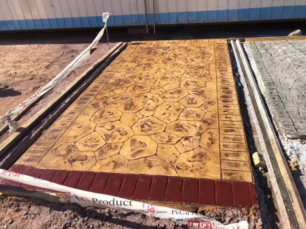 تولید و اجرای کفسازی صنعتی رنگی و افزودنی های بتن سخت بتن در اصفهان