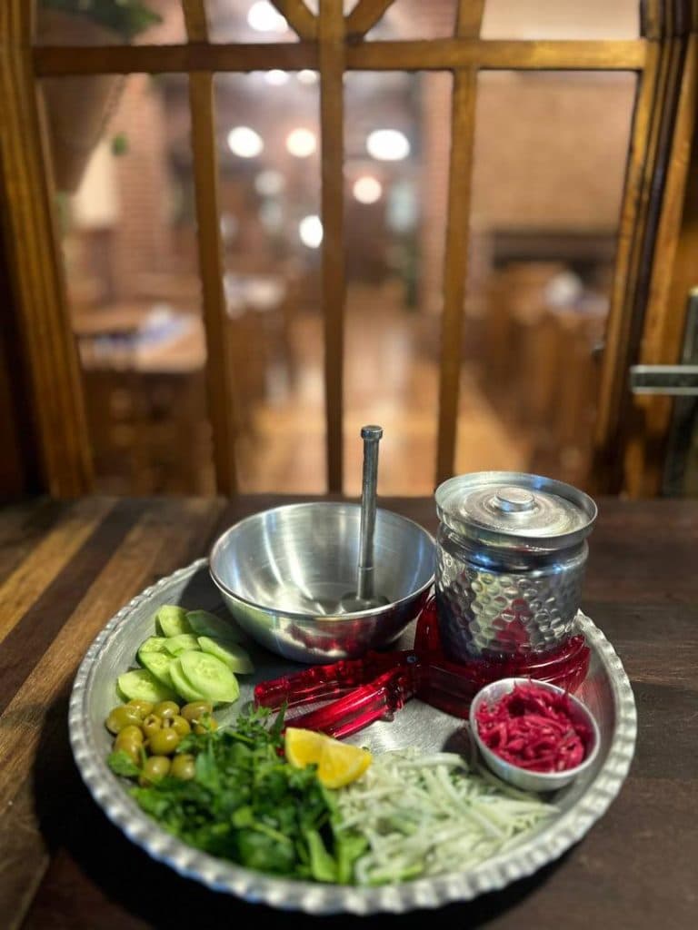 رستوران سنتی ارک در رشت