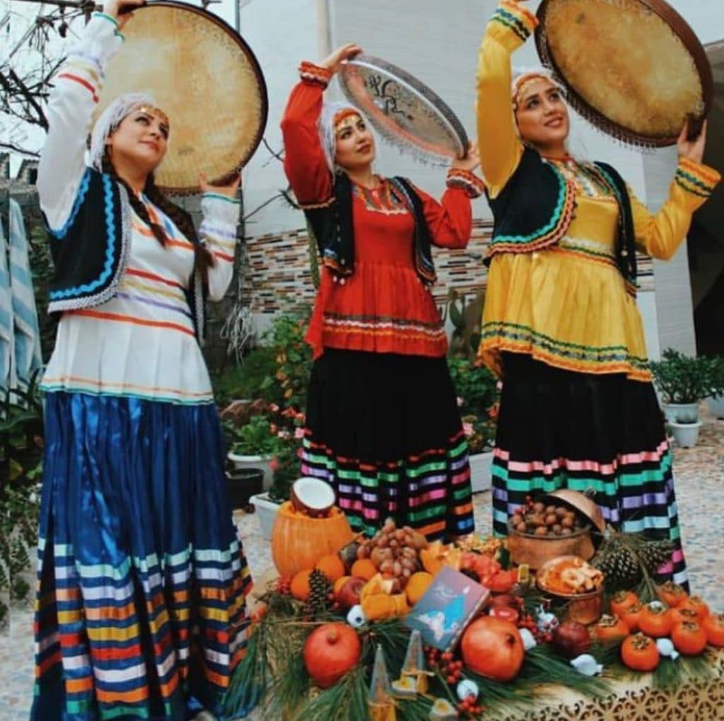 گروه ساقدوشی و دف نوازی شاهنگ در سنگر