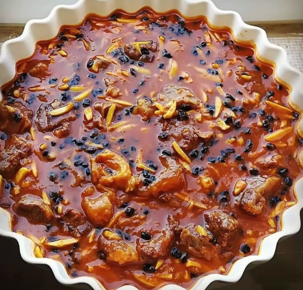 سالن غذاخوری تالار گل در کرمانشاه