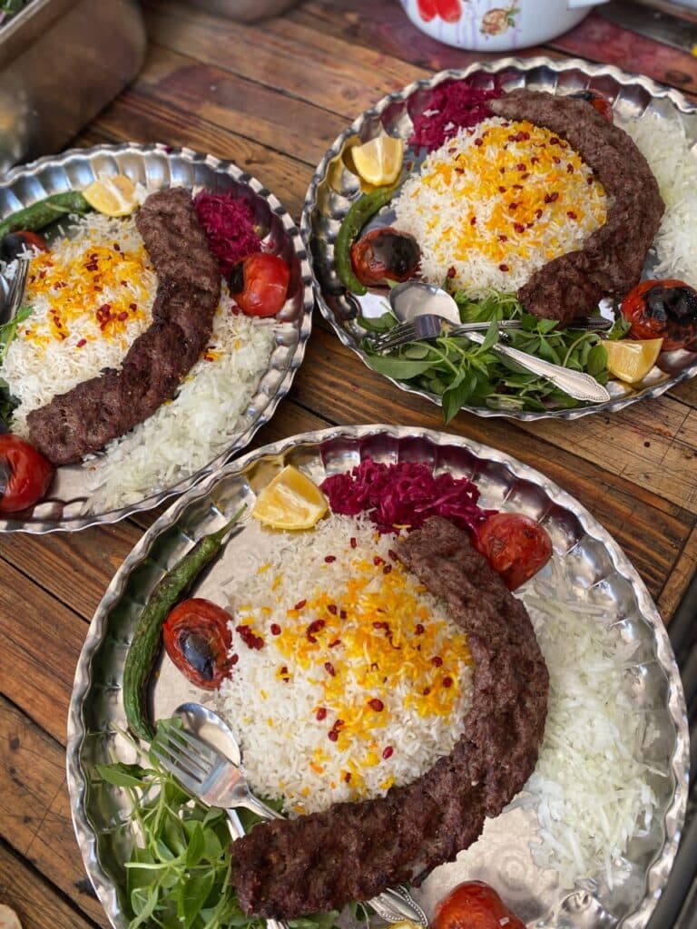 کباب ساتوری بناب ناصری در حمیل