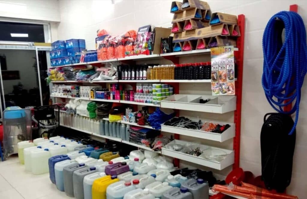 تولید و پخش مواد شوینده و تجهیزات کارواش و قالیشویی شیخیان در یزد