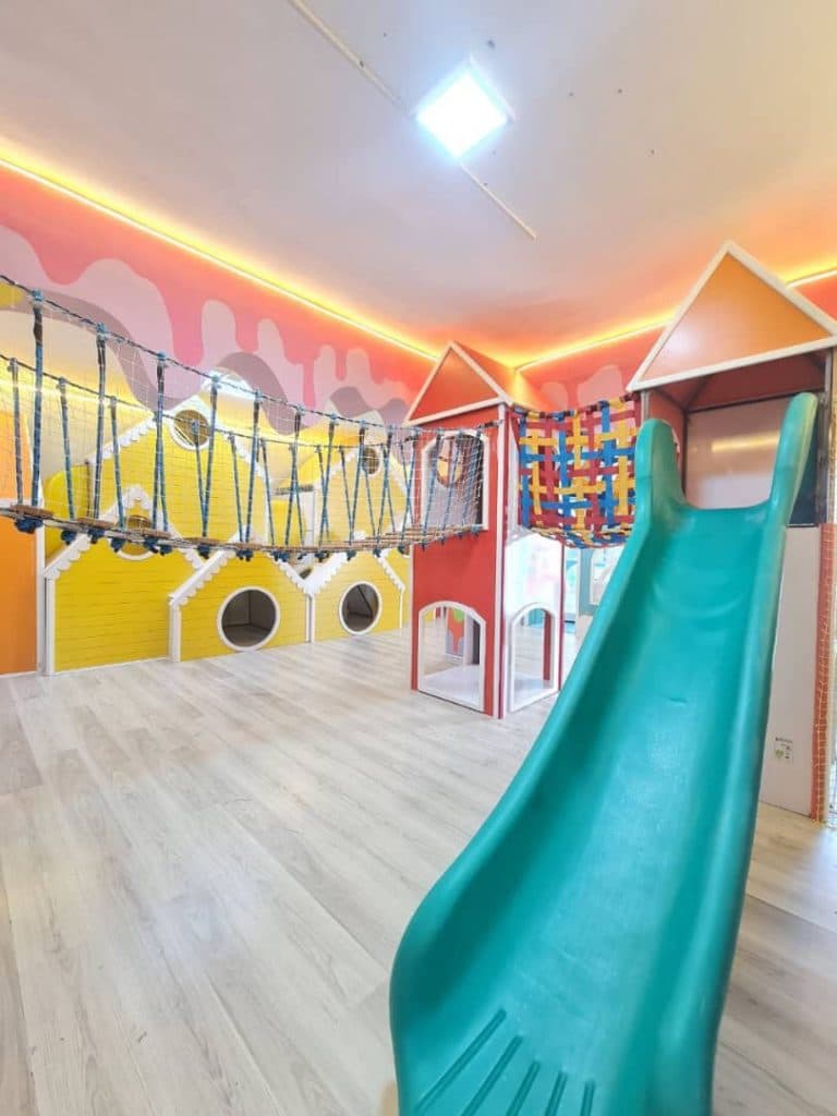 خانه بازی کودک و سالن تولد سرزمین رویایی در شیراز