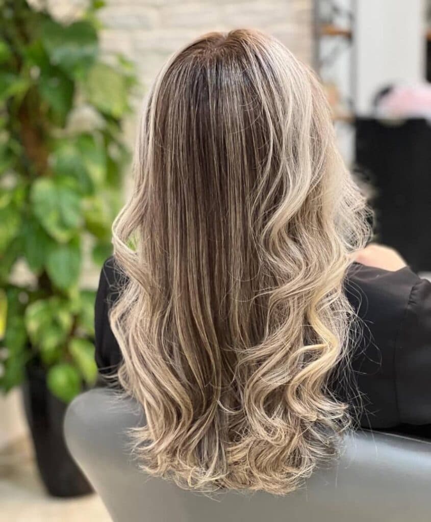 الهه ملایی مدرس و متخصص رنگ و لایت در لاهیجان