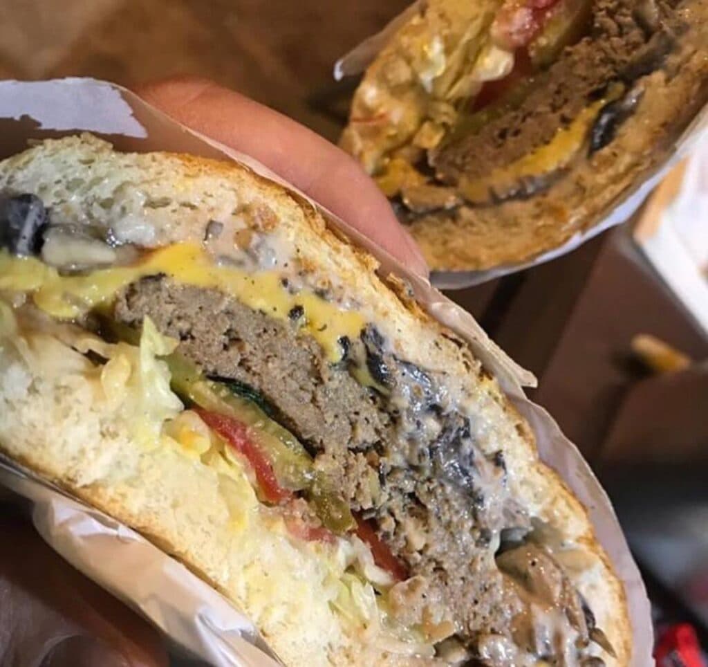 فست فود پیتزا ژینا در نوشهر