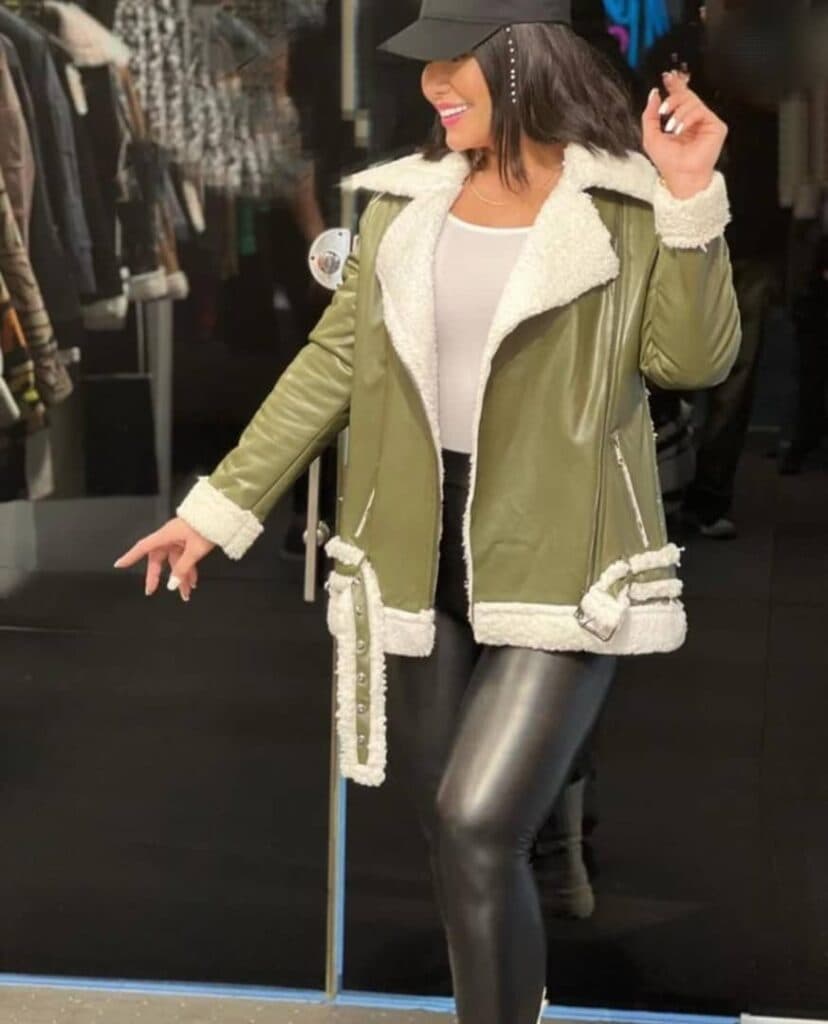 فروشگاه پوشاک اسپرت و مجلسی مردانه و زنانه رز در اراک