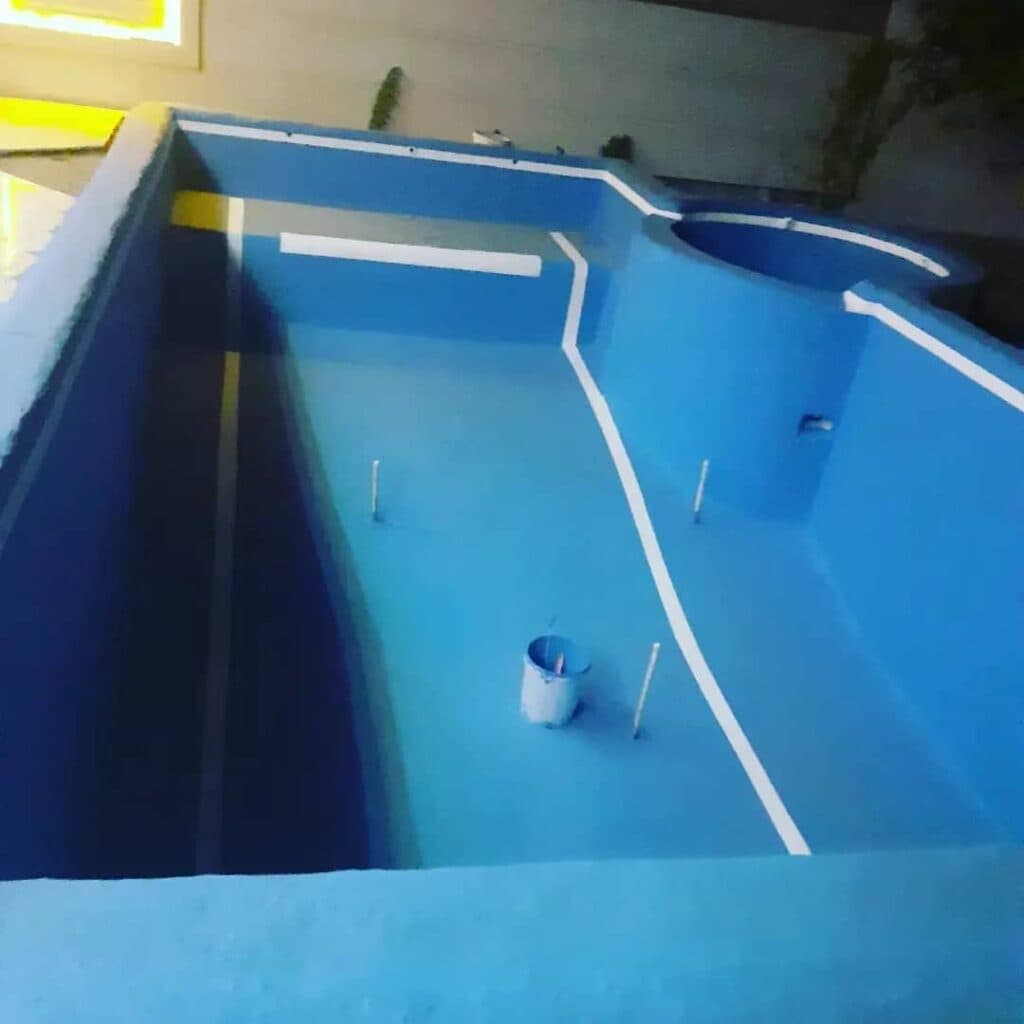 خدمات اجرا و فروش عایق نانو رطوبتی استخر و بام حسن زاده در کرج