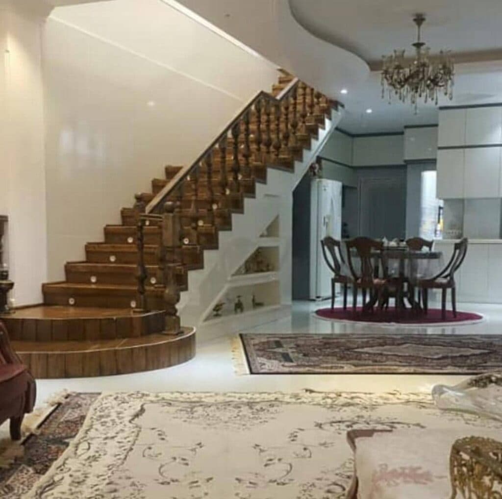 ساخت پله گرد چوبی و آهنی و صنایع چوبی پندار بقایی در قائمشهر