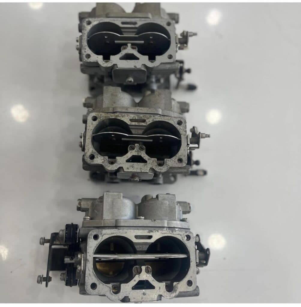 لوازم یدکی موتور قایق شهر دریایی در قشم