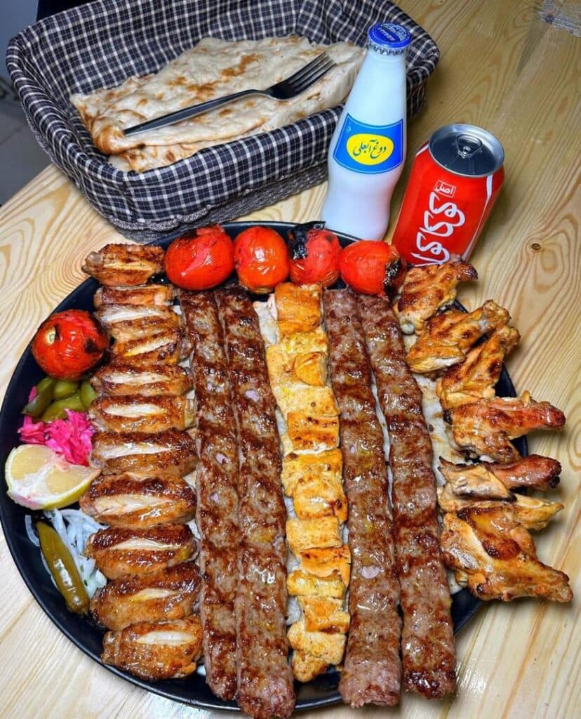 رستوران ایرانی و فرنگی فودمارکت پاگرد در قزوین