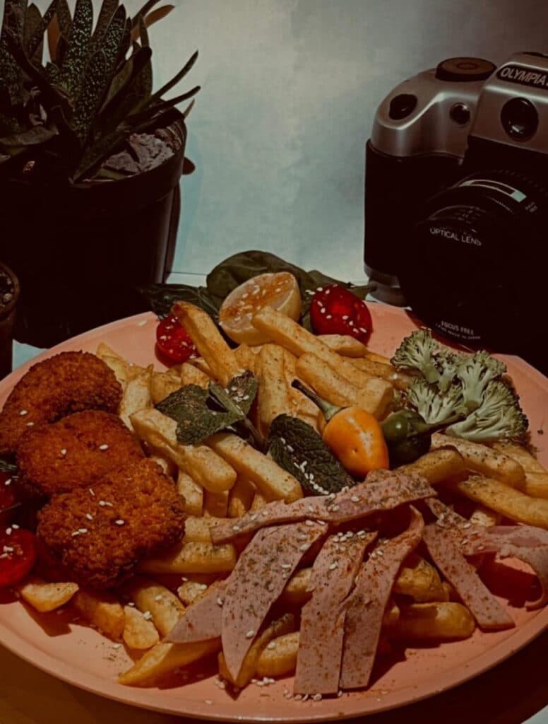 کافه کلبه چوبی در تبریز