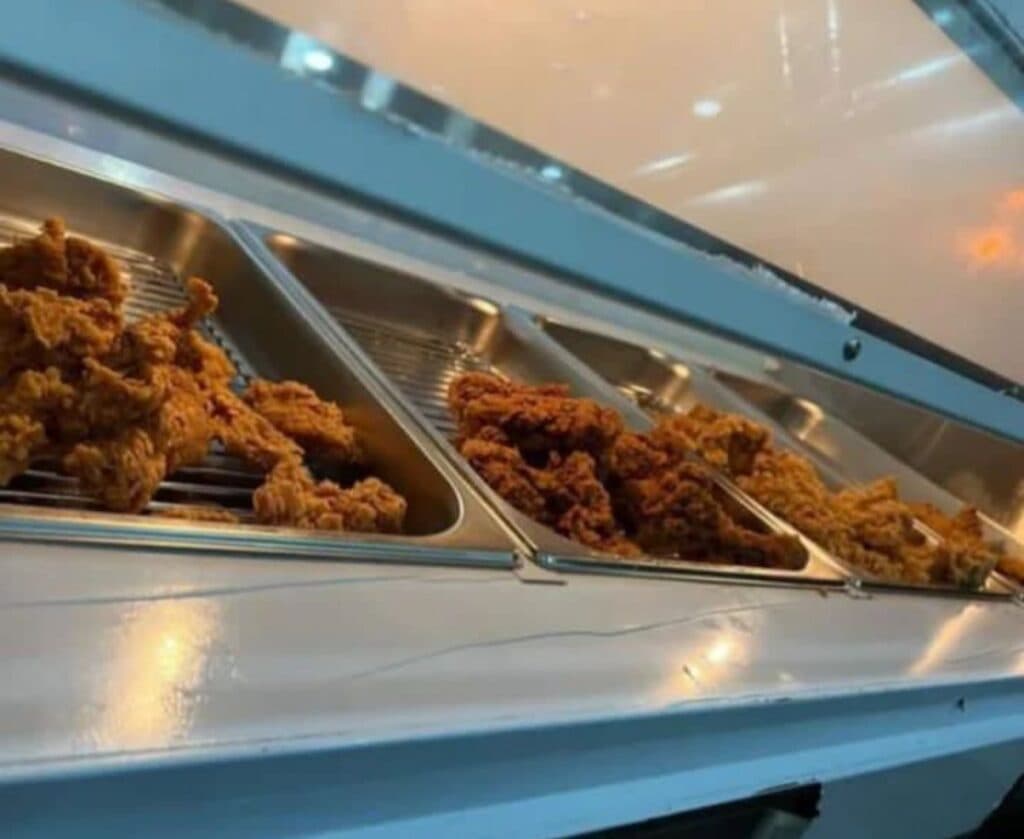 فست فود و سوخاری کیلویی مارینا در اهواز