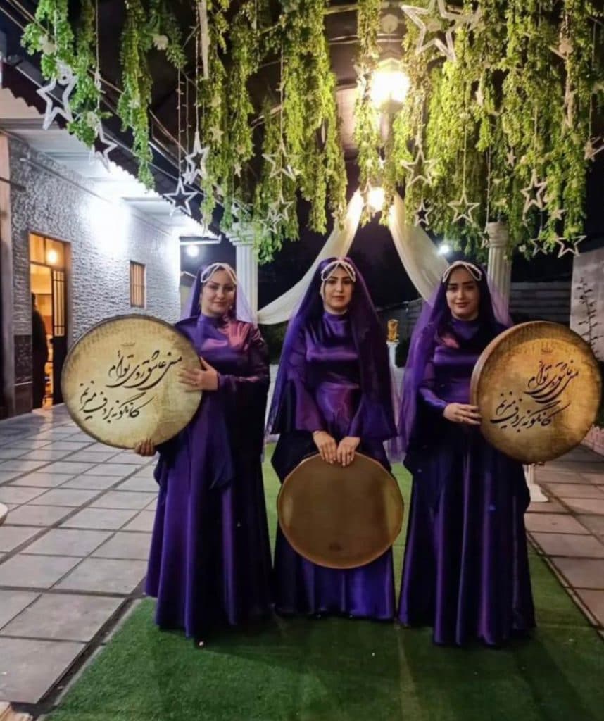 گروه ساقدوشی و دف نوازی شاهنگ در سنگر