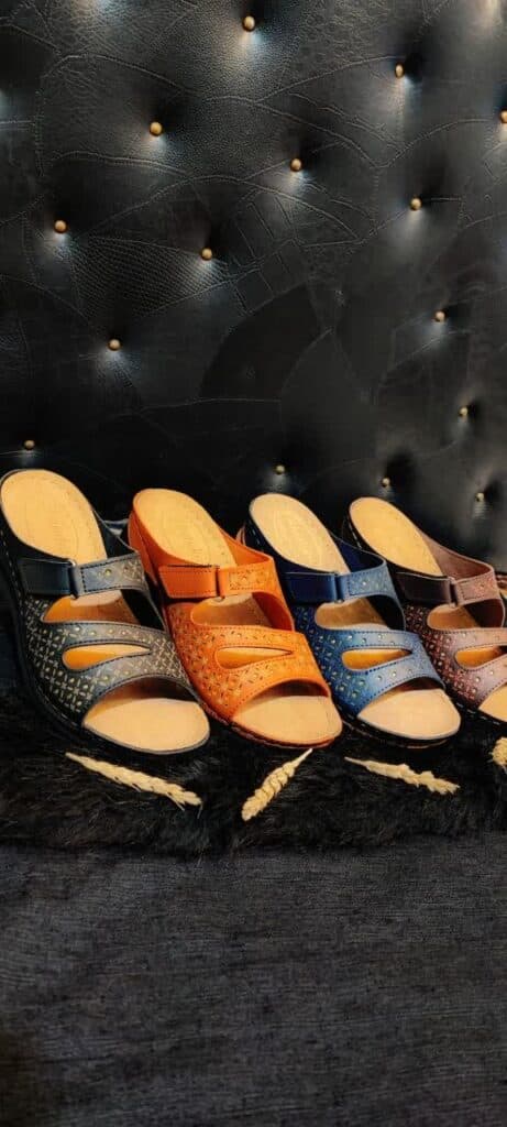 تولید و فروش و صادرات کفش و صندل شرکا شوز در قم