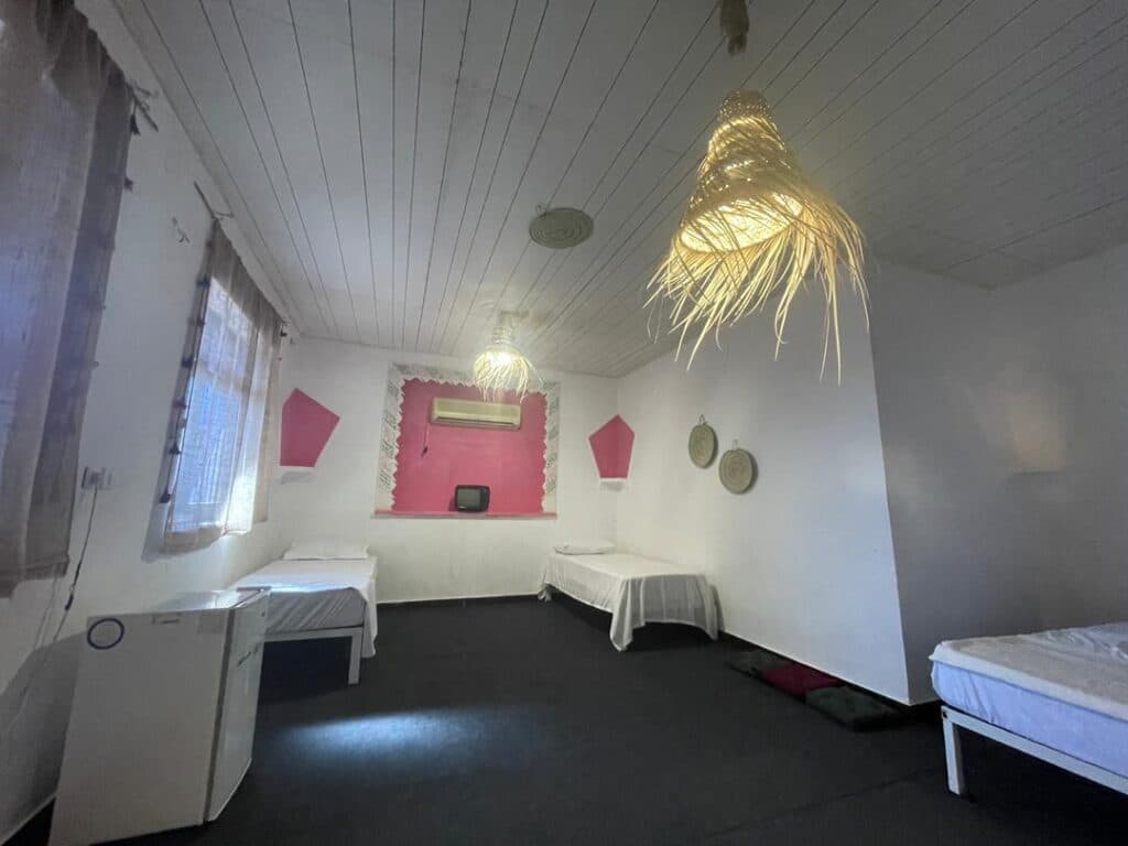 مجموعه اقامتی و گردشگری بوم گردی بوم امینی در سهیلی قشم