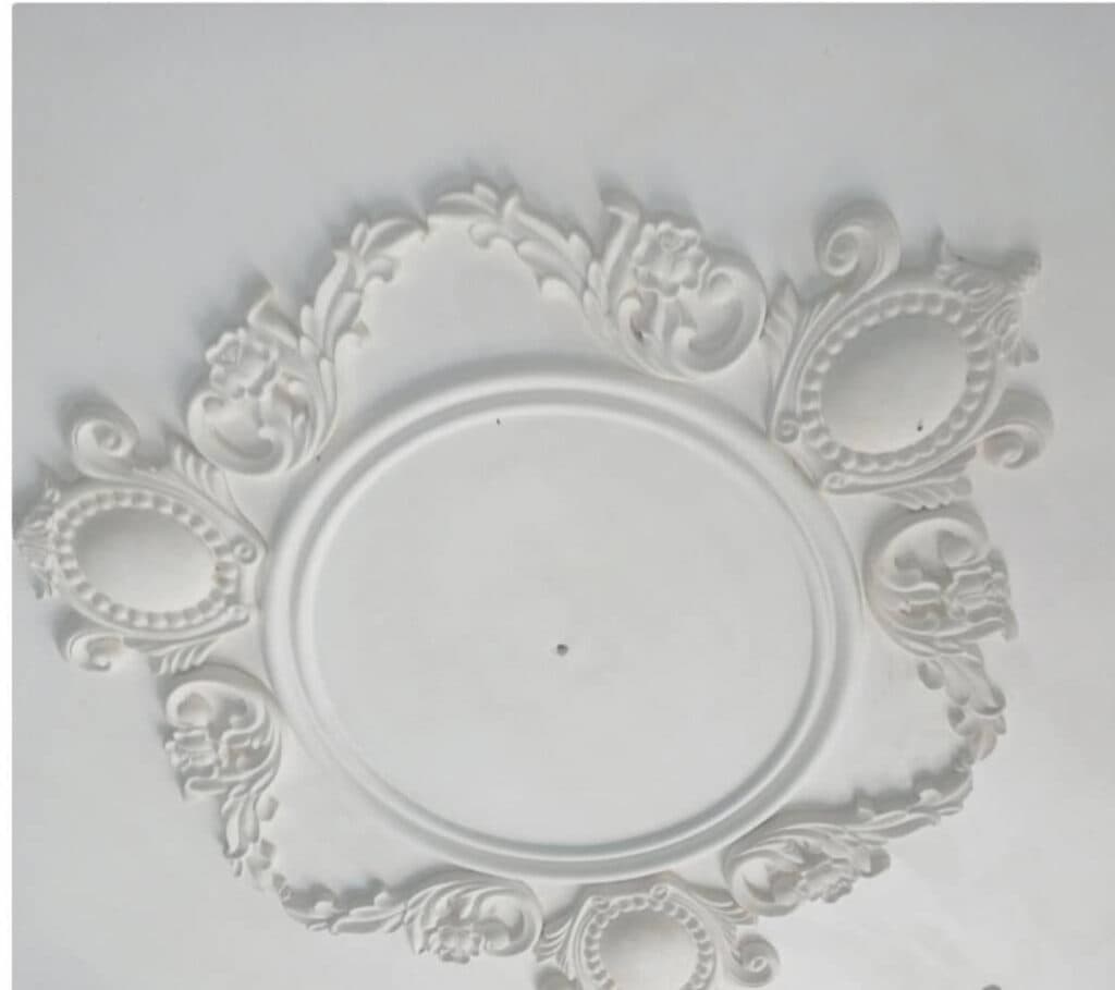 نقاشی و گچکاری ساختمان شاهین در رویان نور