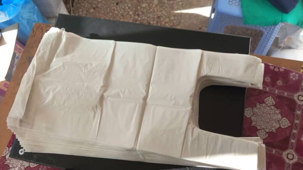 خرید و فروش و پخش نایلکس و ساک دستی و کیسه فریزر شریفی در قروه