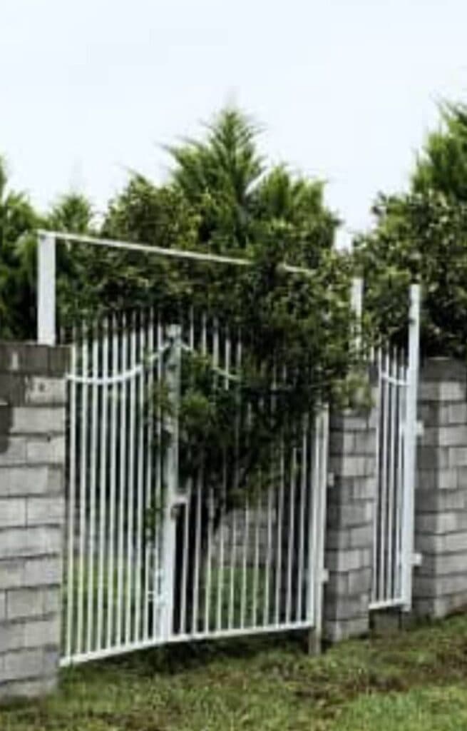 ساخت تعمیرات و آهنگری درب و پنجره حفاظ و نرده فلزی سعدی نادری در اندیمشک