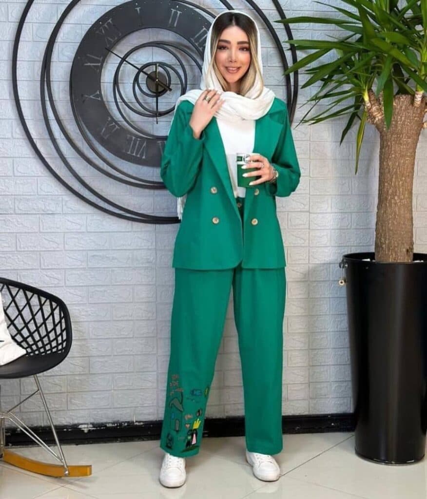 فروشگاه پوشاک اسپرت و مجلسی مردانه و زنانه رز در اراک