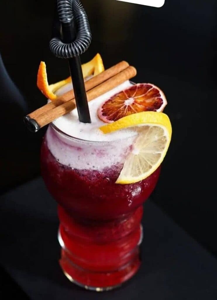 فست فود و کافه رستوران دنو در کرمانشاه