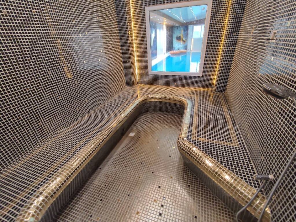 ساخت استخرهای لاکچری صفر تا صد شرکت تهران سونا 09121268386 در تهران