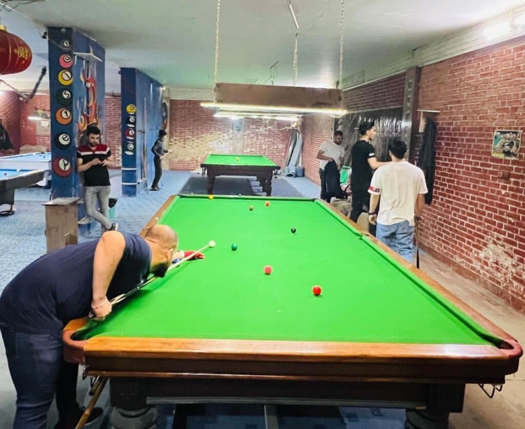 فروش و نصب میز بیلیارد و لوازم جانبی و باشگاه بیلیارد ایرانیان در آباده