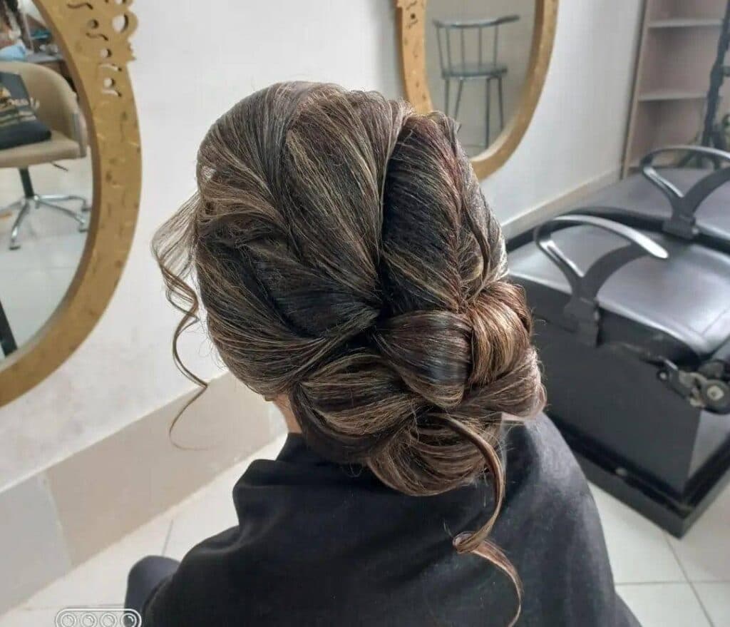 آموزش و خدمات تخصصی شینیون عروس و بافت مو نفس راد در اراک