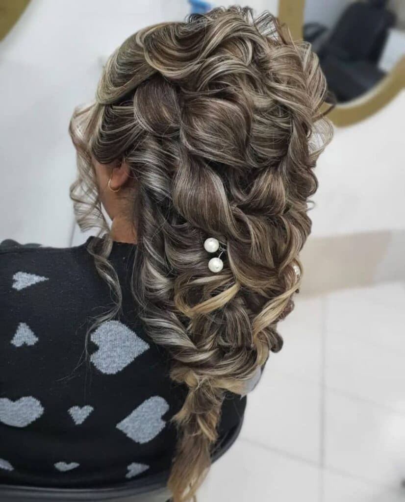 آموزش و خدمات تخصصی شینیون عروس و بافت مو نفس راد در اراک