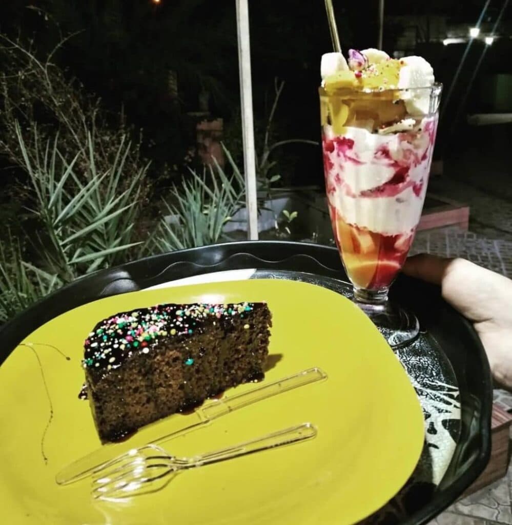 سفره خانه سنتی پارسیس در ایرانشهر