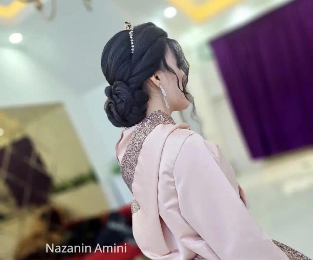 آموزش و خدمات شینیون مو نازنین امینی در بلوار فردوسی مشهد